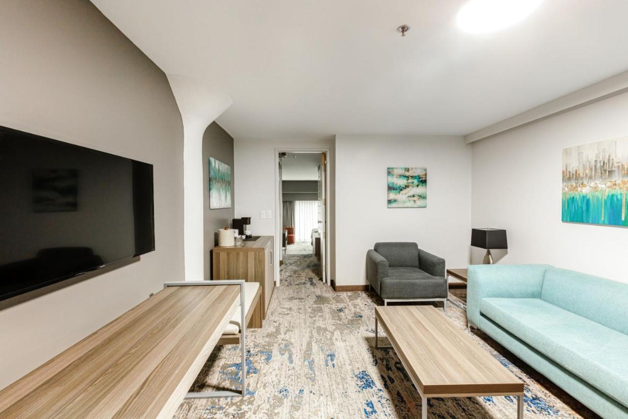 Atheneum Suite Hotel Детройт Екстериор снимка