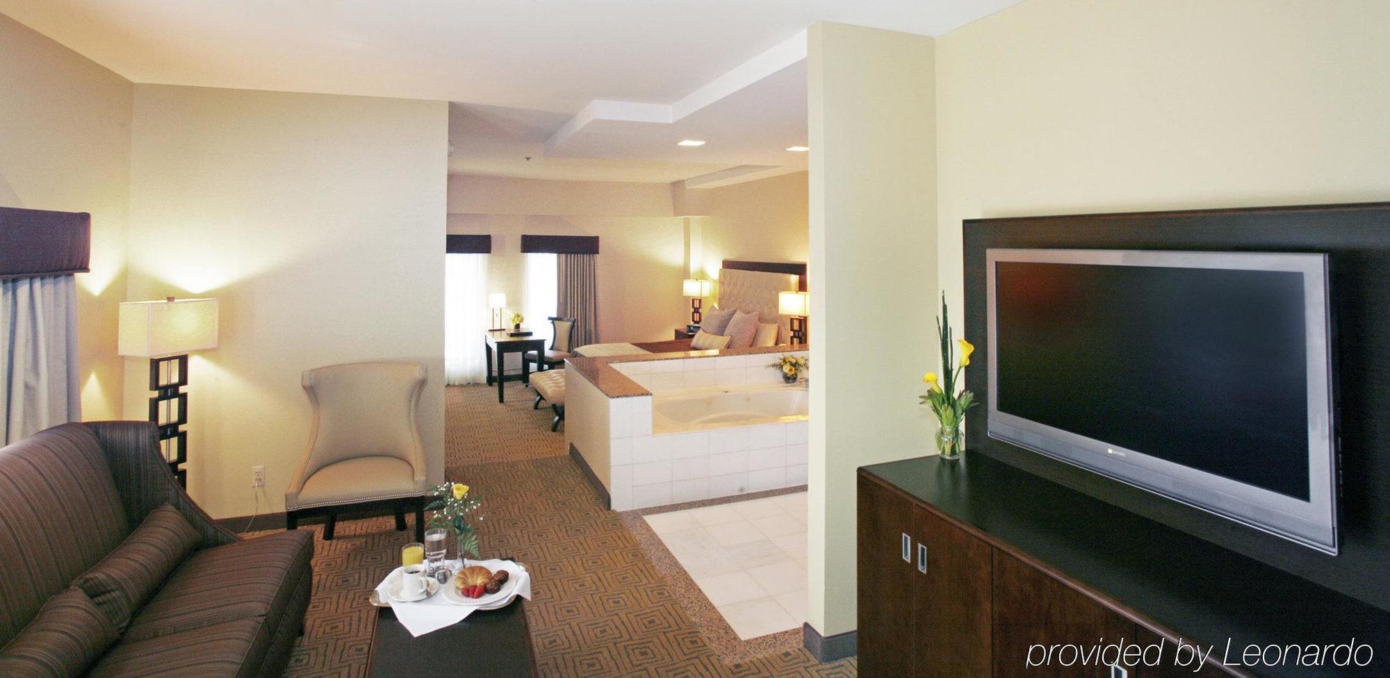 Atheneum Suite Hotel Детройт Екстериор снимка