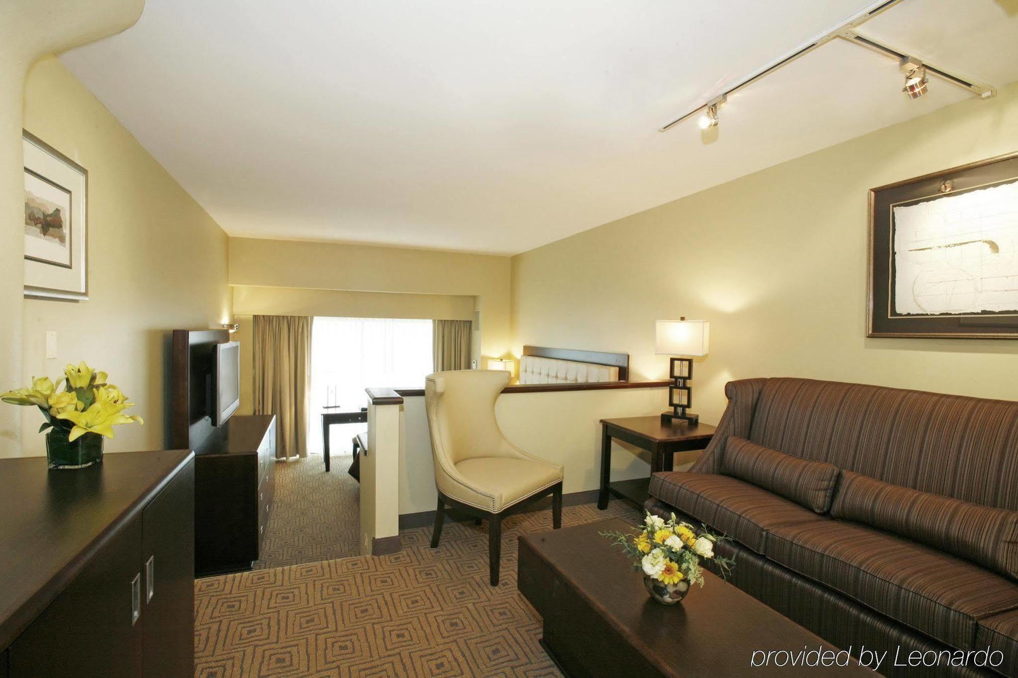 Atheneum Suite Hotel Детройт Стая снимка